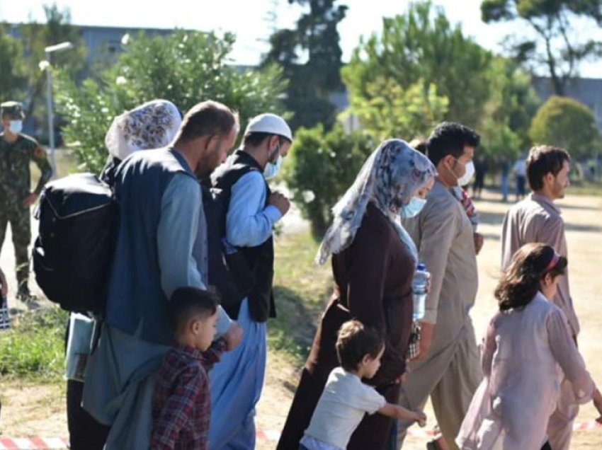 VOA: Mbërrin një grup tjetër prej 259 qytetarë afganë në Tiranë