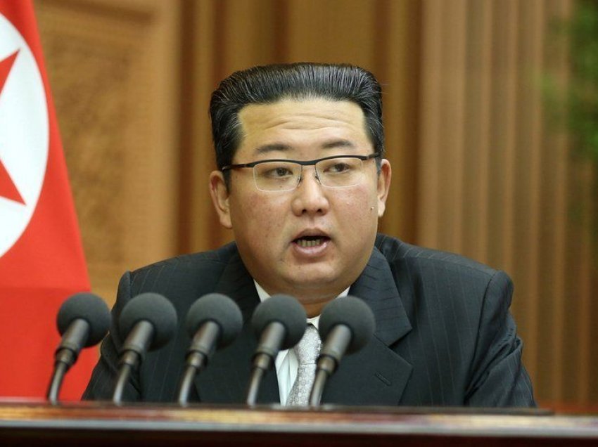Kim Jong-un i Koresë së Veriut ofron rivendosjen e linjës telefonike ndër-koreane