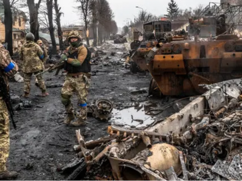 Po tërhiqen?! Zyrtari amerikan lëshon alarmin: Dy të tretat e ushtrisë ruse po zhvendosen në Bjellorusi
