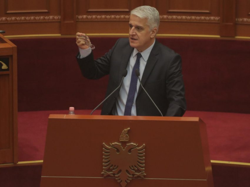 Pandeli Majko drejt Parlamentit/ Pranon vendin e lënë bosh nga Alqi Bllako, dorëzon në KQZ formularin e vetëdeklarimit