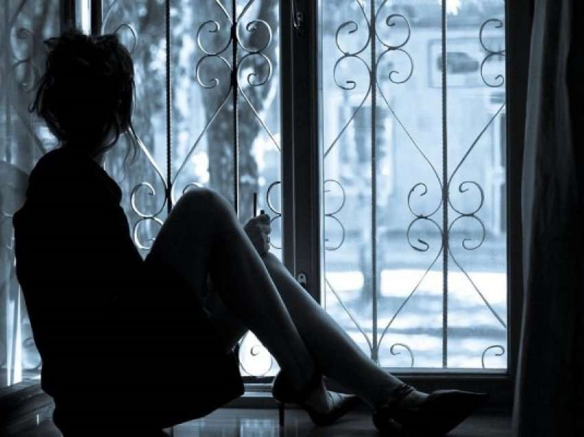 ​Shtatë shenja delikate që tregojnë se ju vuani nga vetmia kronike