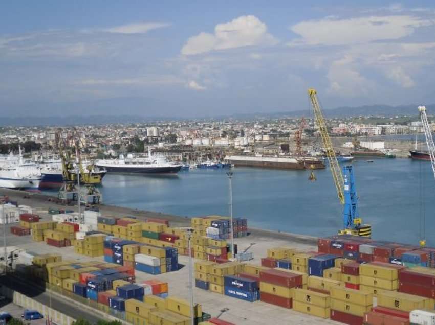 Kokainë në kontenierët e bananeve në Portin e Durrësit, arrestohet administratori në kërkim i kompanisë importuese