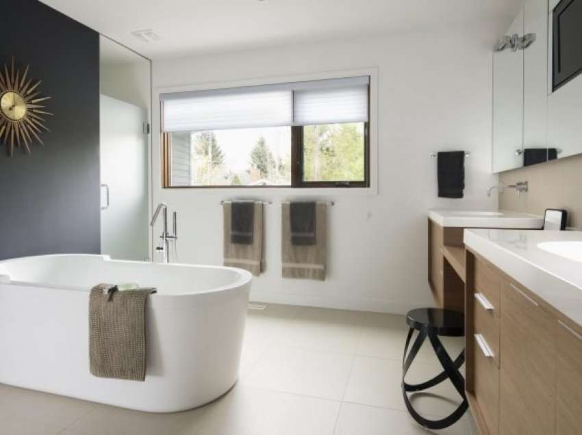 Pesë mënyra elegante për të rinovuar një banjë të modeluar sipas hoteleve dhe restoranteve më të mira