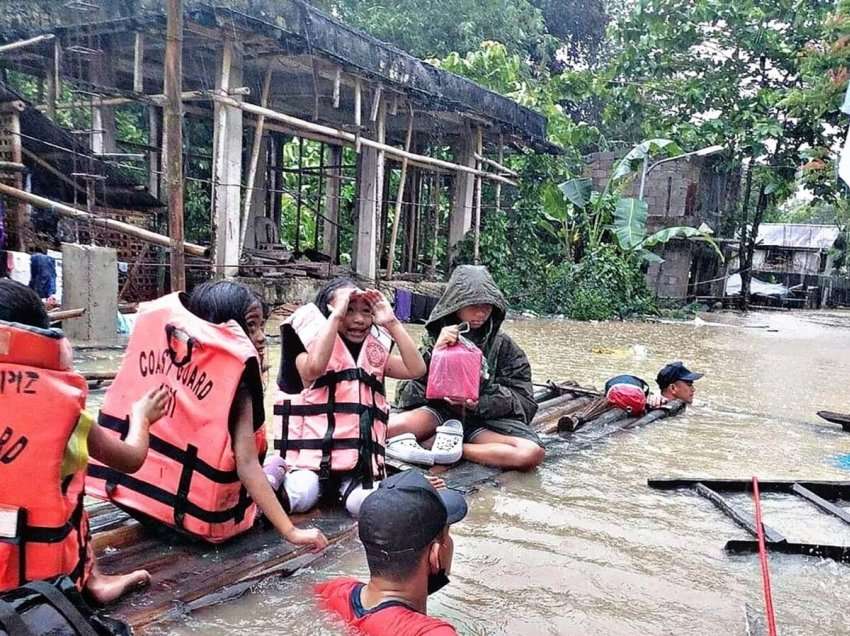 Mbi 100 të vdekur nga rrëshqitjet e dheut në Filipine