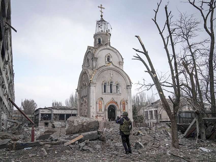 Goditet kisha e Luhanskut nga granatimet ruse