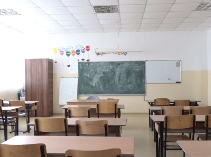​RrOOSCAP sheh me shqetësim situatën në sistemin arsimor të Kosovës