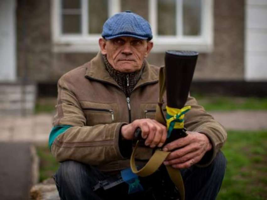  'Nuk dua të vdes askund përveç se në shtëpi' - plaku nga Ukraina që refuzon të largohet nga vendi i tij