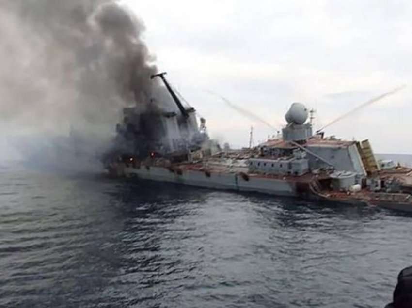 Fundosja e anijes ruse ‘Moskva-s’, familjarët në alarm: Ku janë djemtë tanë?