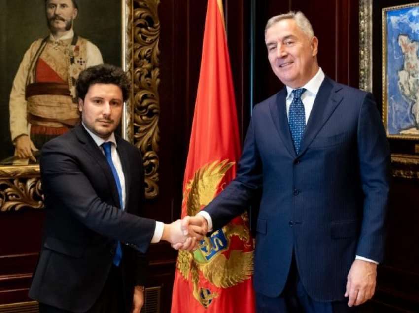 Gjukanoviq mbështet qeverinë, Abazoviq pritet të bëhet kryeministër i Malit të Zi