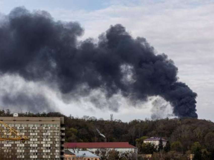 Sirenat e sulmit ajror në Lviv trembin disa persona, mirëpo sigurojnë të tjerët