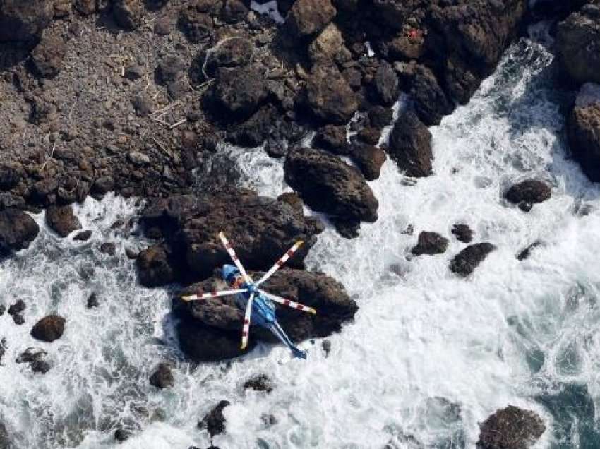 Fundoset anija në Japoni, humbin jetën 10 persona në kërkim 16 të tjerë