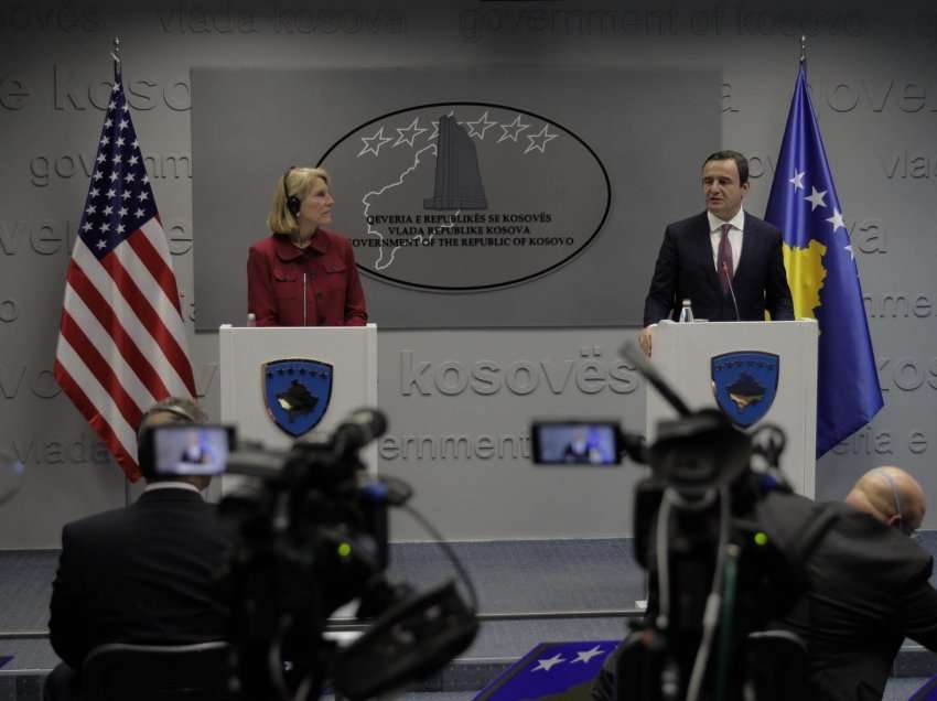 Ambasada Amerikane shpërndan deklaratën e Donfried pranë Kurtit: Status quo në dialog i shkon në dobi Rusisë