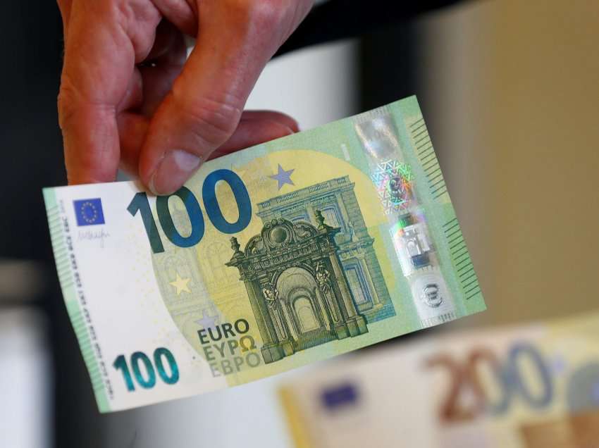 Ministria e Financave u përgjigjet disa pyetjeve për shtesën 100 euro për punëtorë