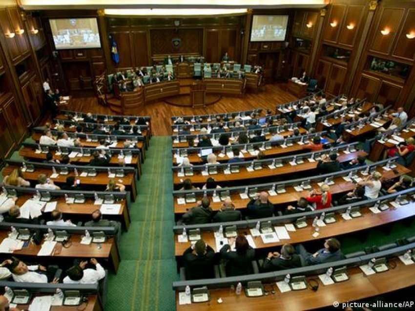 Kështu u shanë e u fyen mes vete ndër vite deputetët e Kuvendit të Kosovës
