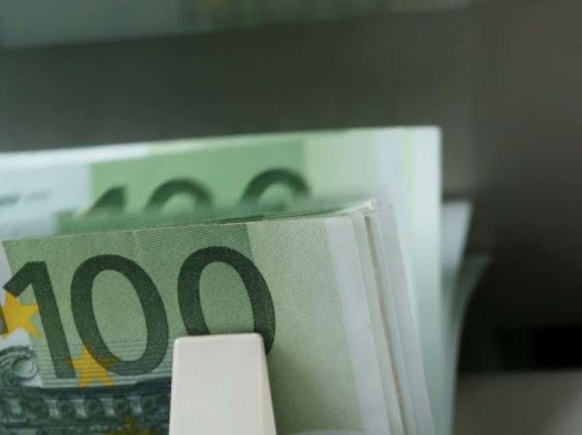 Në kulmin e krizës kursimet arrijnë 4.75 miliardë euro