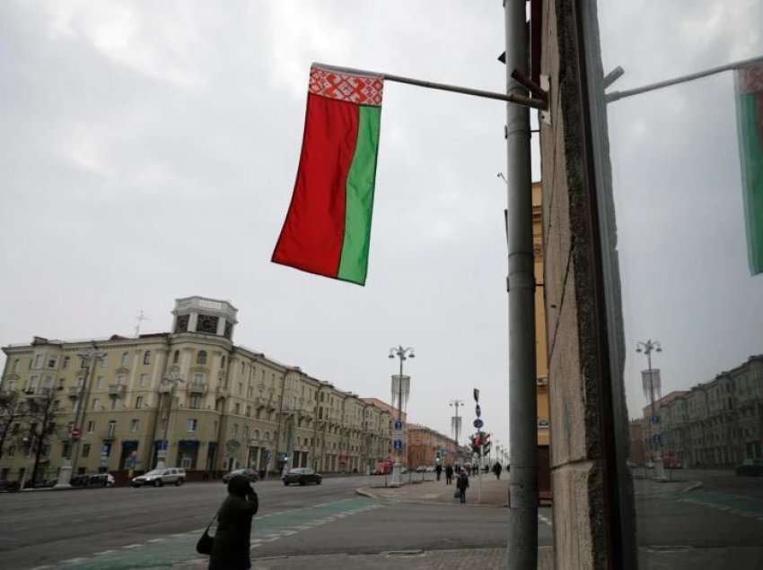 Bjellorusia dënon gazetaren e televizionit polak, Varshava proteston 