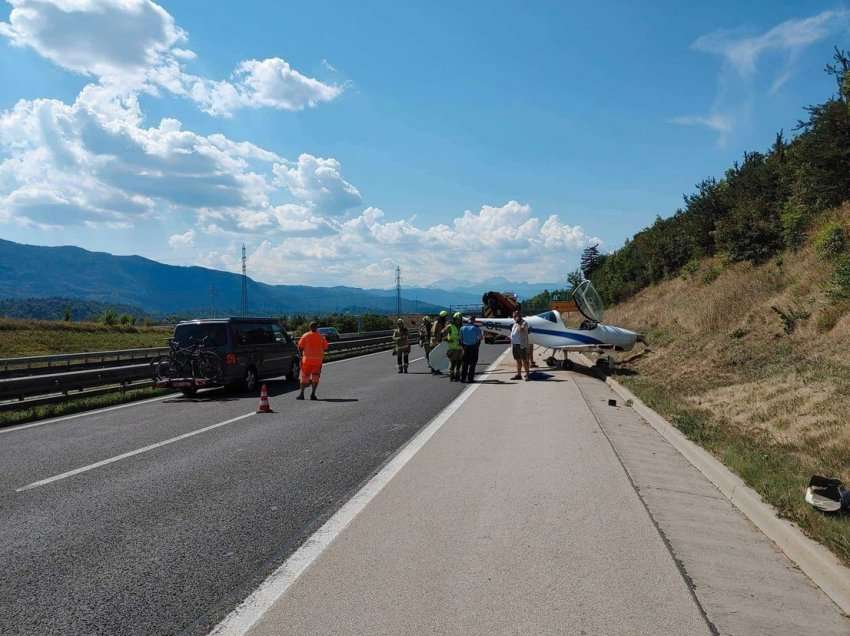 Probleme me motorin, aeroplani bën ulje emergjente në një autostradë në Slloveni