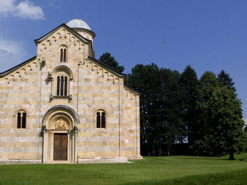 Pretendimet për pronësi të kishës ortodokse serbe në Deçan dhe pretendimet e saja në Mal të Zi - janë të njëjta