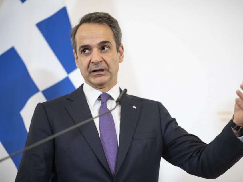 U përfshinë në një skandal, japin dorëheqjen dy njerëzit më të besuar të kryeministrit grek