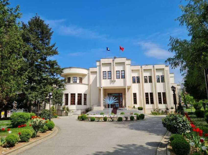 Komuna e Prizrenit paguan 124 mijë euro për avokat, flet Haskuka