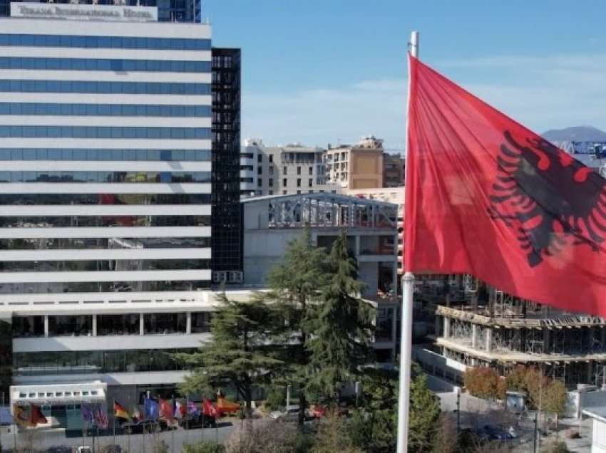 ​Dy shpërthime me tritol në Tiranë dhe Kamzë