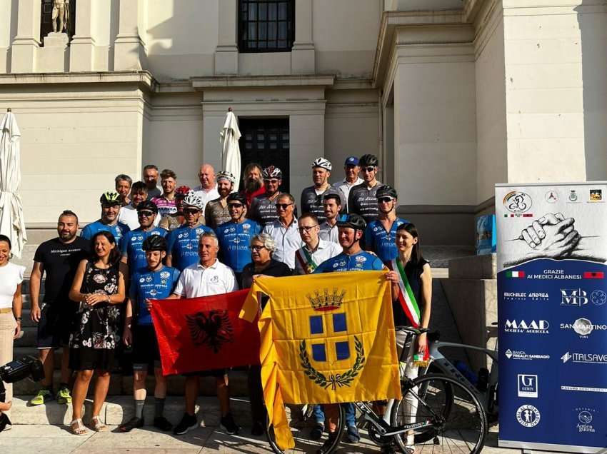 Nga Italia në Tiranë me biçikletë, miqtë e De Biazit homazh për mjekët që luftuan me koronavirusin