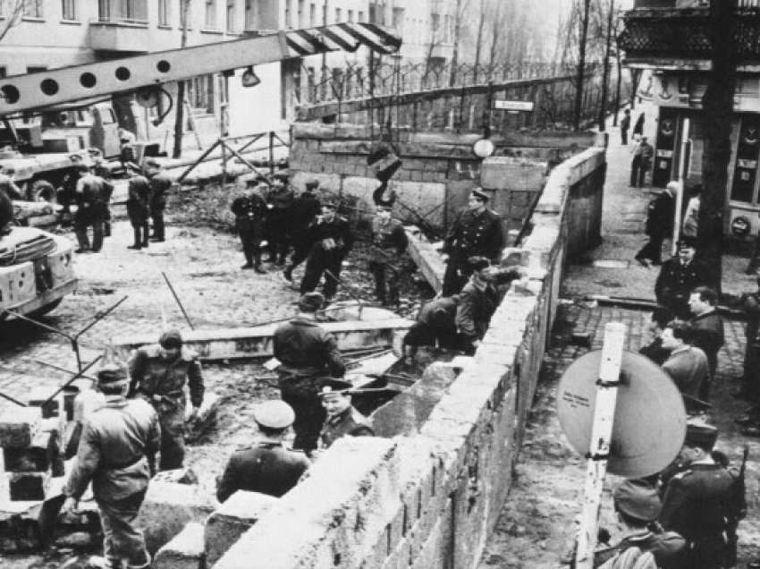 ​Simboli i Luftës së Ftohtë: 7 gjëra që mund të mos i dini për Murin e Berlinit