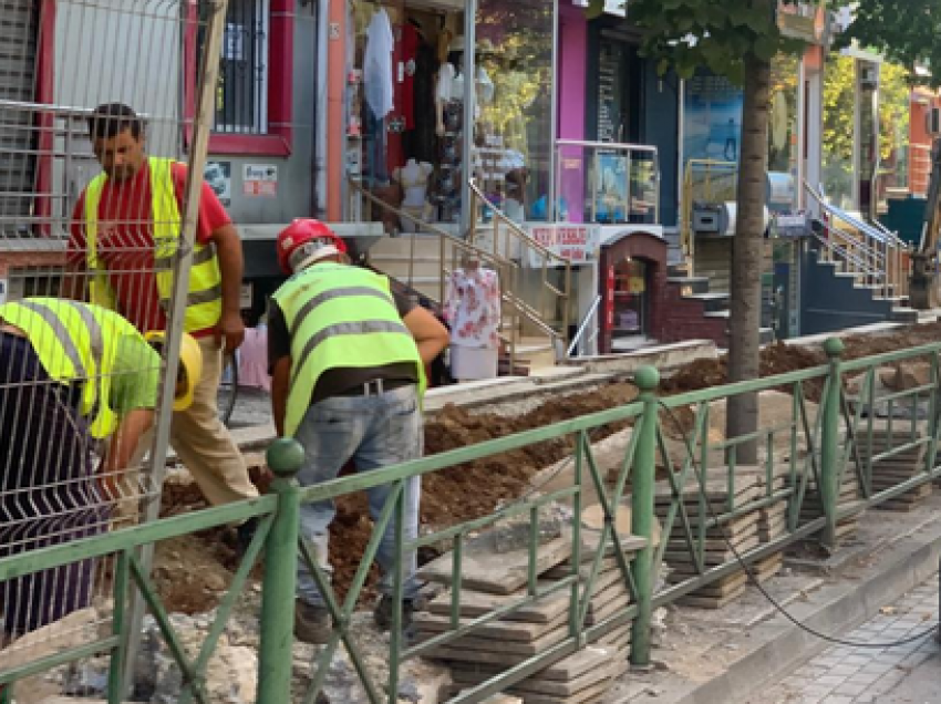 19% e punonjësve me pagë në Shqipëri paguhen nën kufirin e varfërisë