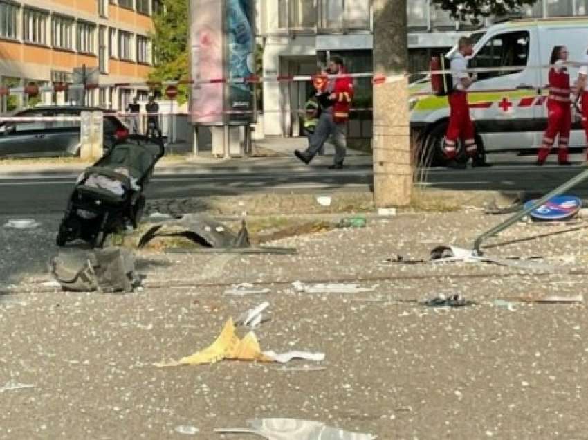 ​Futet me veturë në kopshtin e restorantit, 8 të plagosur në Austri