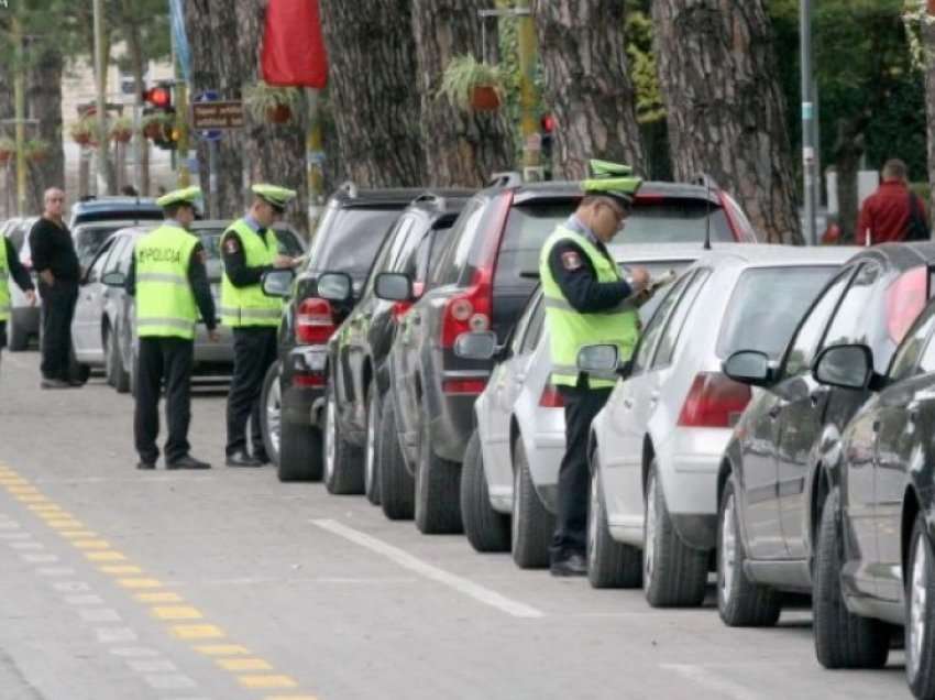 Hyn në fuqi ligji i ri për qarkullimin rrugor në Shqipëri