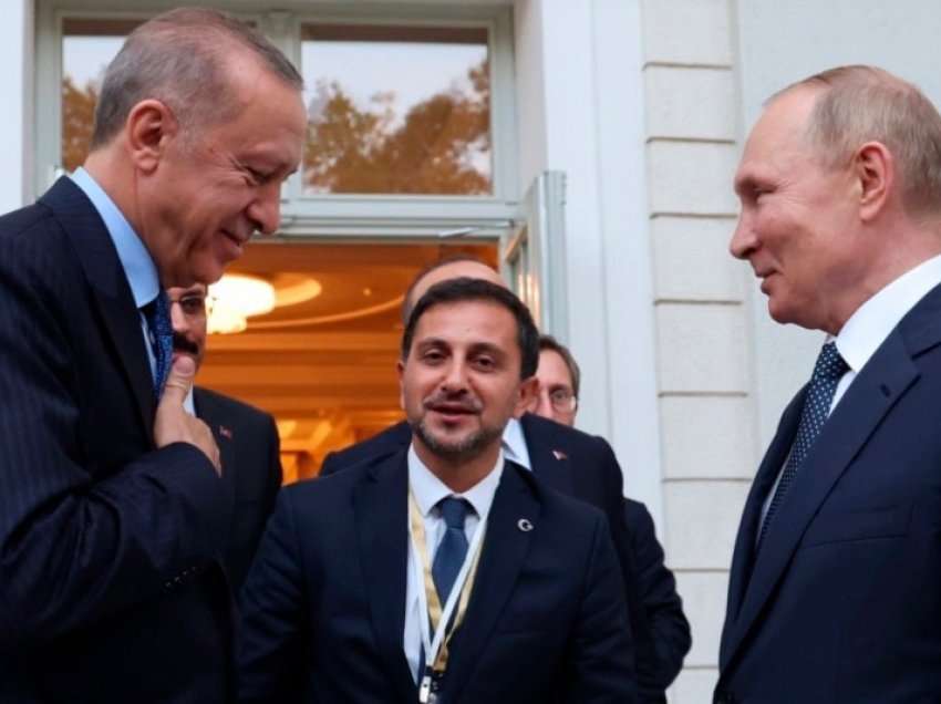 Analistët: E ardhmja e Erdoganit varur tek Rusia