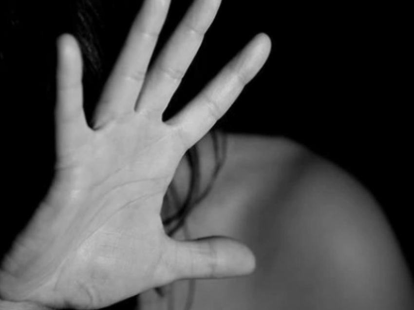 Pesë persona dhunojnë një femër në Prishtinë