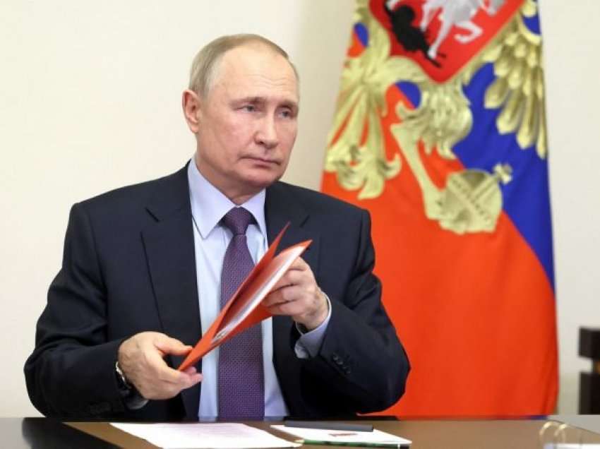 “Ra nga shkallët, vuajti dhimbje të forta”, thashethemet për shëndetin e Putinit nuk njohin kufij