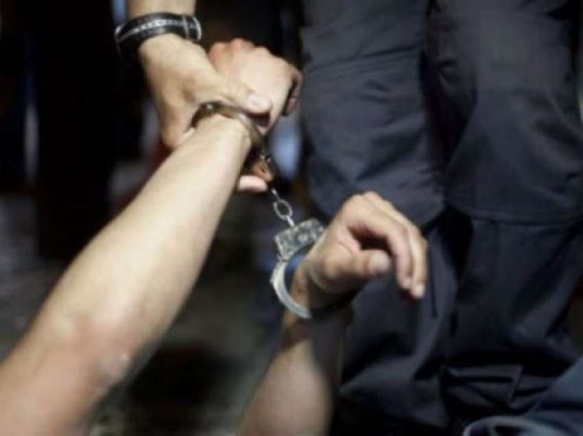 Pesë persona arrestohen për marrje me prostitucion