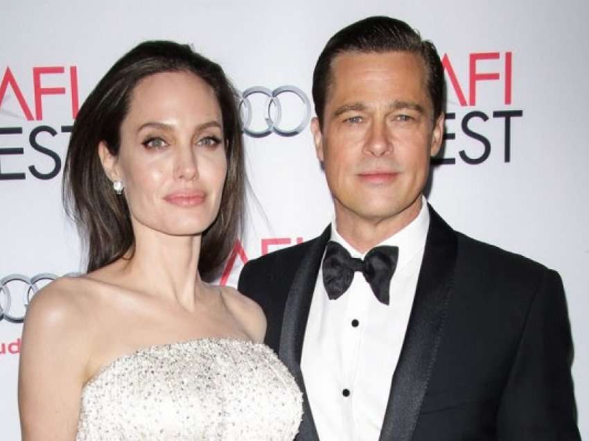 ​Angelina Jolie kritikon padinë 'joserioze' të Brad Pitt