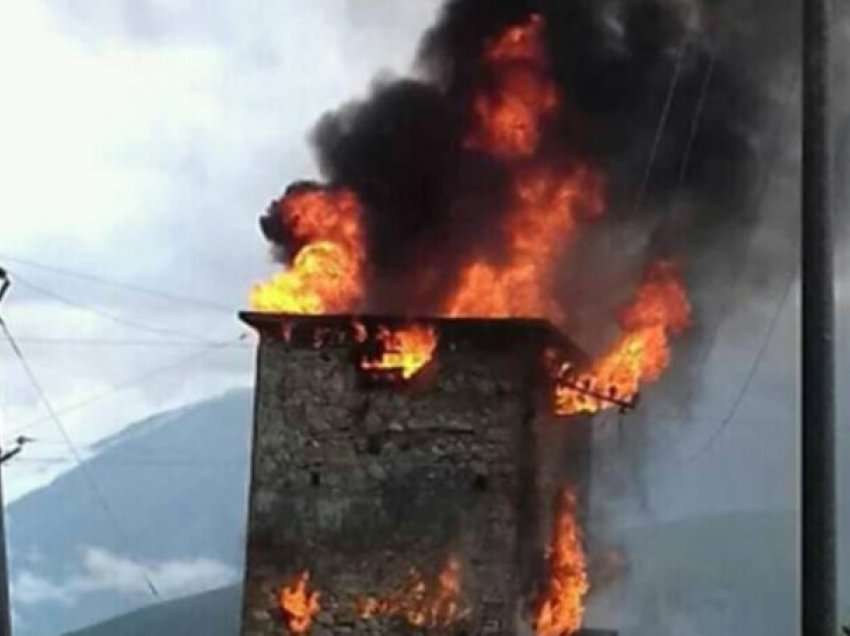Shpërthen në flakë kabina elektrike, OSHEE dhe policia zbarkon në Lazarat