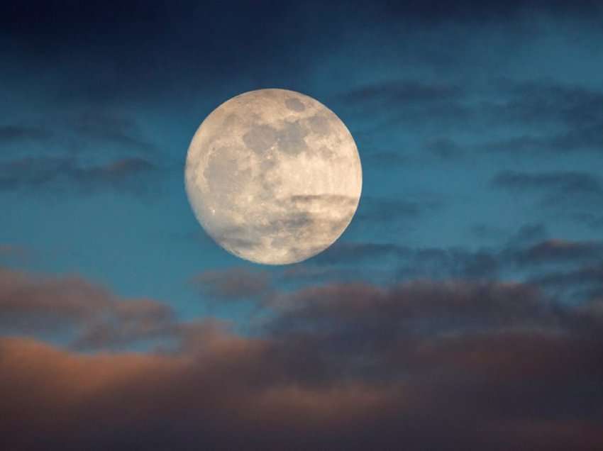 Në këtë datë është Hëna e Re e fundit për vitin 2022: Ja pse s'duhet ta humbisni!