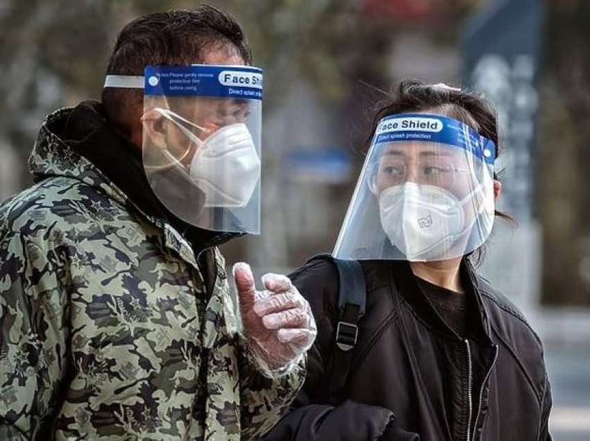 OBSH e alarmuar: Spitalet në Kinë po mbushen gjithnjë e më shumë për shkak të koronavirusit