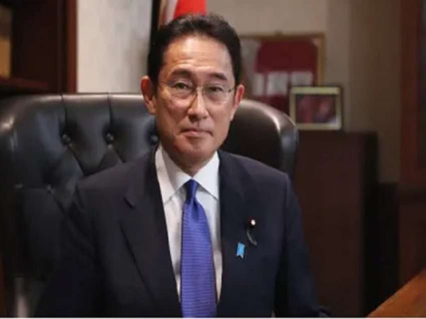 ​Japoni: Kryeministri njoftoi shkarkimin e ministrit të Rindërtimit të përfshirë në punë