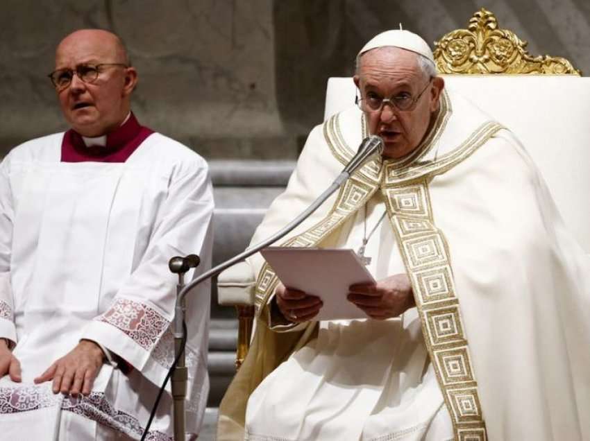 Vdekja e paraardhësit/ Papa Françesku flet për Benediktin: Ishte një person fisnik, dhuratë e Zotit për Kishën dhe të gjithë botën