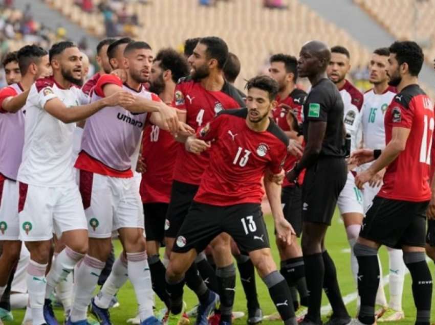Dënohen futbollistët egjiptianë dhe marokenë pas përleshjes masive