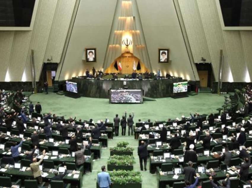 Rreth 50 deputetë iranianë kanë rezultuar pozitivë me Covid-19
