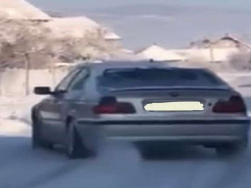 ​Gjobitet vozitësi i cili bëri “manovra” me veturë në rrugë