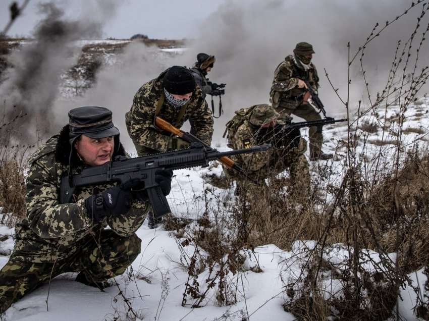 Një deputet letonez i bashkohet ushtrisë së Zelenskyt, lufton kundër Rusisë