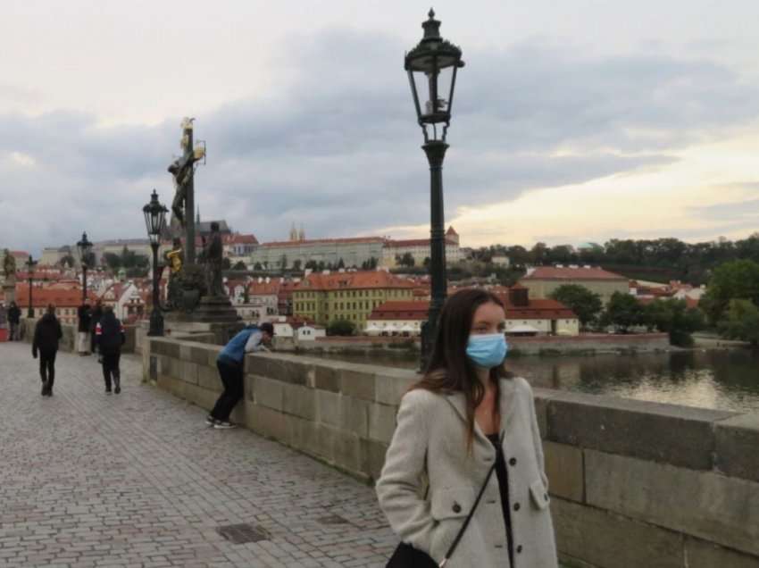 Parlamenti i Çekisë zgjat Ligjin për Pandeminë që jep kompetenca emergjente
