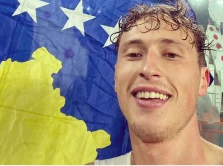 Vojvoda shfaqet me flamur të Kosovës në Torino