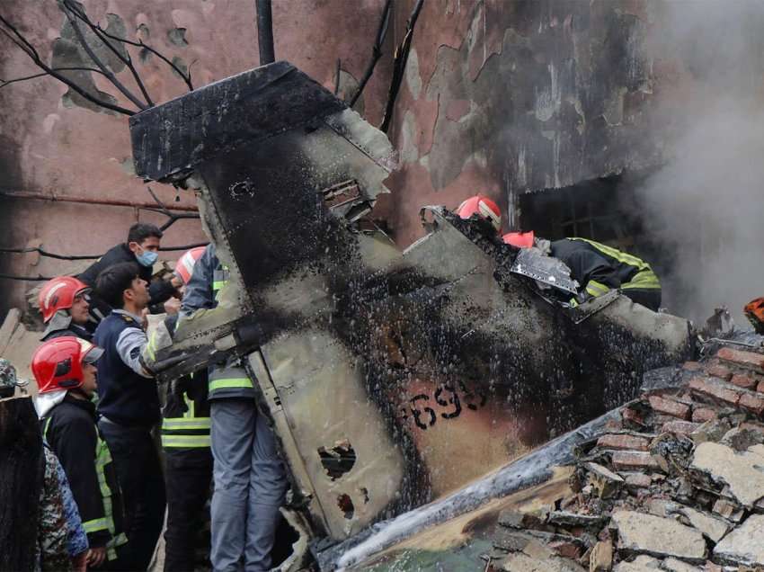 Rrëzohet një avion luftarak në Tabriz të Iranit, tre të vdekur