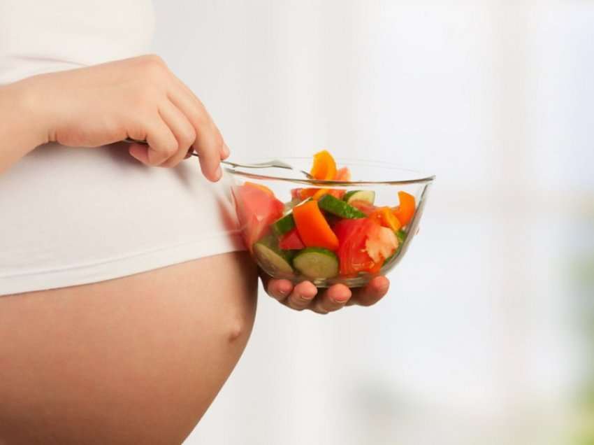Si të ruani një peshë të shëndetshme në shtatzëni