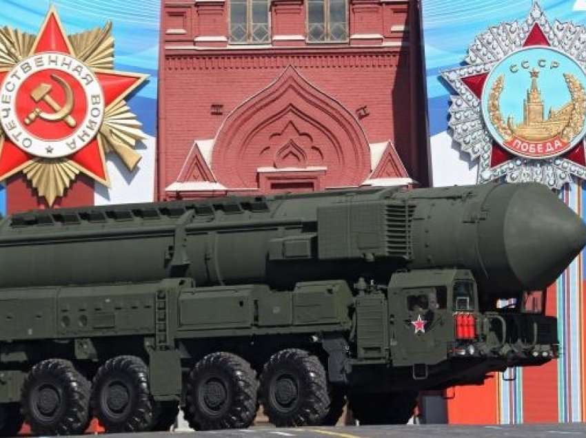 Ish Gjenerali i NATO-s tregon se a do ta tërheqë Putini këmbëzën bërthamore dhe a ka ende telefona të kuq!