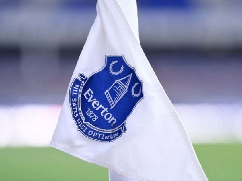 Everton konfirmon transferimin e parë për 2022